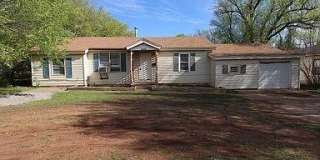 4209 SE 44th Street 4209 SE 44th Street Photo Gallery 1