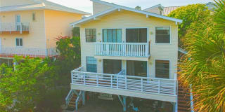 60 BEACHCOMBER LANE 60 BEACHCOMBER LANE Photo Gallery 1