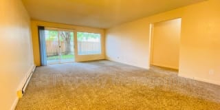 1913 Hoxie Ave 1913 Hoxie Ave Photo Gallery 1