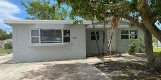 307 NW 11th Ave 307 NW 11th Ave Photo Gallery 1