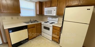 1143 W Hall St 1143 W Hall St Photo Gallery 1