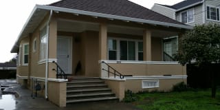 5515 Shattuck Ave 5515 Shattuck Ave Photo Gallery 1