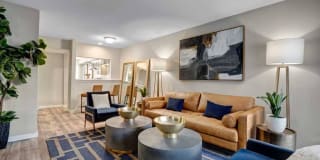 Heights at 4300 Apartments Heights at 4300 Apartments Photo Gallery 1