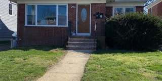 9 Howland Avenue 9 Howland Avenue Photo Gallery 1