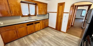 5050 W. Medford Avenue - Upper 5050 W. Medford Avenue - Upper Photo Gallery 1