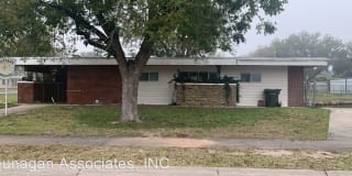909 E. Riverside Dr. 909 E. Riverside Dr. Photo Gallery 1