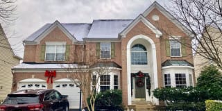 745 VERMILLION DRIVE NE 745 VERMILLION DRIVE NE Photo Gallery 1