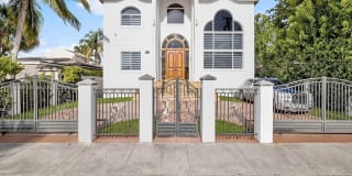 7556 W Treasure Dr 7556 W Treasure Dr Photo Gallery 1