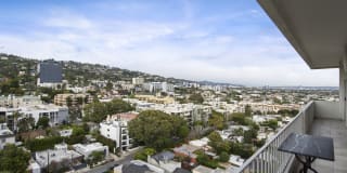 838 N Doheny Dr 838 N Doheny Dr Photo Gallery 1