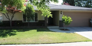 7432 N 5th Street 7432 N 5th Street Photo Gallery 1