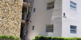 8101 SW 24th Ct. 8101 SW 24th Ct. Photo Gallery 1