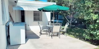 5810 NW 82nd Ter 5810 NW 82nd Ter Photo Gallery 1