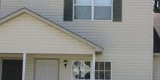 Two Bedroom Townhome! Great Location! Two Bedroom Townhome! Great Location! Photo Gallery 1
