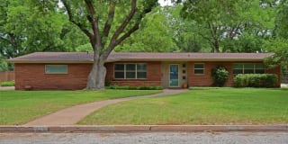 825 Rivercrest Drive 825 Rivercrest Drive Photo Gallery 1