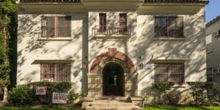 120 N Almont Dr 120 N Almont Dr Photo Gallery 1