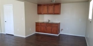 916 W 59th Pl - C 916 W 59th Pl - C Photo Gallery 1