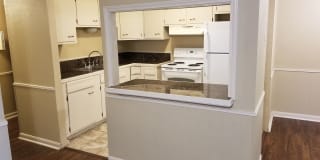 211 Versailles Unit 11 211 Versailles Unit 11 Photo Gallery 1