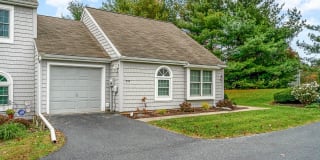 252 Crescent Dr 252 Crescent Dr Photo Gallery 1