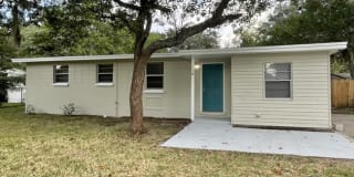 350 Linden Ln 350 Linden Ln Photo Gallery 1