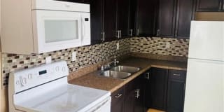 852 SW 68th Ave 852 SW 68th Ave Photo Gallery 1