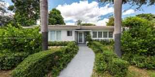 10618 NE 10th PL 10618 NE 10th PL Photo Gallery 1