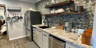 123 E Gwinnett St A 123 E Gwinnett St A Photo Gallery 1