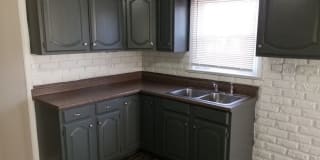 6229 NE Circle Drive 6229 NE Circle Drive Photo Gallery 1