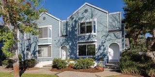 285 E Villa St 285 E Villa St Photo Gallery 1