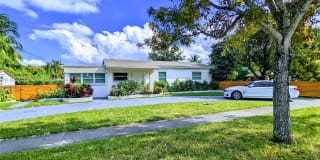 16911 N Miami Ave 16911 N Miami Ave Photo Gallery 1