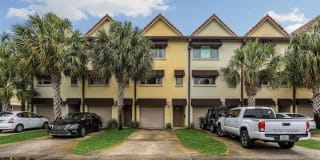 445 8TH AVE 445 8TH AVE Photo Gallery 1