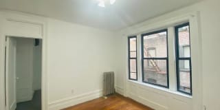 112 Nagle Ave 3B 112 Nagle Ave 3B Photo Gallery 1