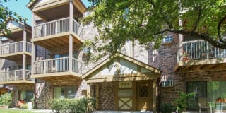 755 S DWYER Avenue 755 S DWYER Avenue Photo Gallery 1