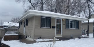 1621 Independence Avenue N 1621 Independence Avenue N Photo Gallery 1