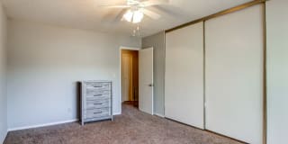 1000 S Woodlawn Street #809 1000 S Woodlawn Street #809 Photo Gallery 1