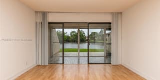 240 Lakeview Dr 240 Lakeview Dr Photo Gallery 1