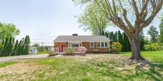 105 MEADOW ROAD 105 MEADOW ROAD Photo Gallery 1