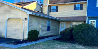 2 COVINGTON COURT 2 COVINGTON COURT Photo Gallery 1