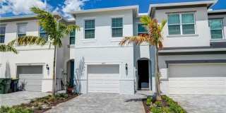 1835 SE Roxy Way 1835 SE Roxy Way Photo Gallery 1