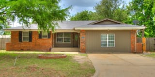 1502 Oakwood Drive 1502 Oakwood Drive Photo Gallery 1