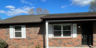 1906 Meadowview Ln. 1906 Meadowview Ln. Photo Gallery 1