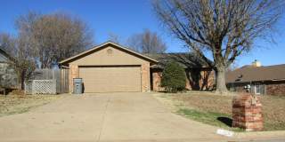 129 SE Churchill Way 129 SE Churchill Way Photo Gallery 1