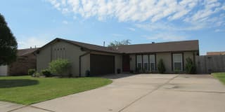 6906 SW Fenwick Avenue 6906 SW Fenwick Avenue Photo Gallery 1
