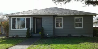 1610 SW Maple St 1610 SW Maple St Photo Gallery 1