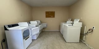 2502 S Parkwood Dr 2502 S Parkwood Dr Photo Gallery 1