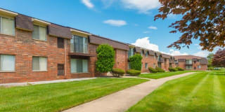 Warren Woods Apartments Warren Woods Apartments Photo Gallery 1