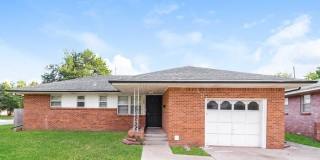 708 West Hughbert Street 708 West Hughbert Street Photo Gallery 1