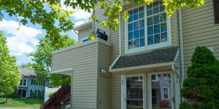 52 MEADOW LANE 52 MEADOW LANE Photo Gallery 1