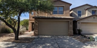 8445 N Avenida De La Bellota 8445 N Avenida De La Bellota Photo Gallery 1
