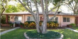 216 E Johnson Ave 216 E Johnson Ave Photo Gallery 1