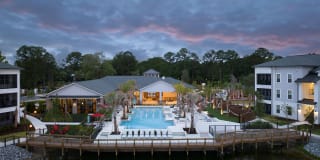 Aventon Soraya Aventon Soraya Photo Gallery 1